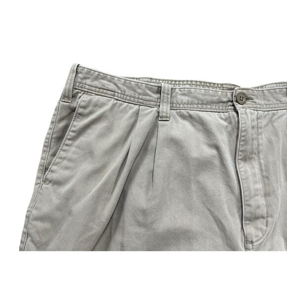 Eddie Bauer Shorts Men's 46 Pleated Front Khaki Chinos Tan Preppy Dad Core - Picture 6 of 7